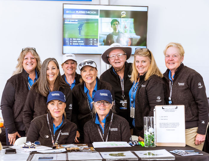 volunteer-group-amex